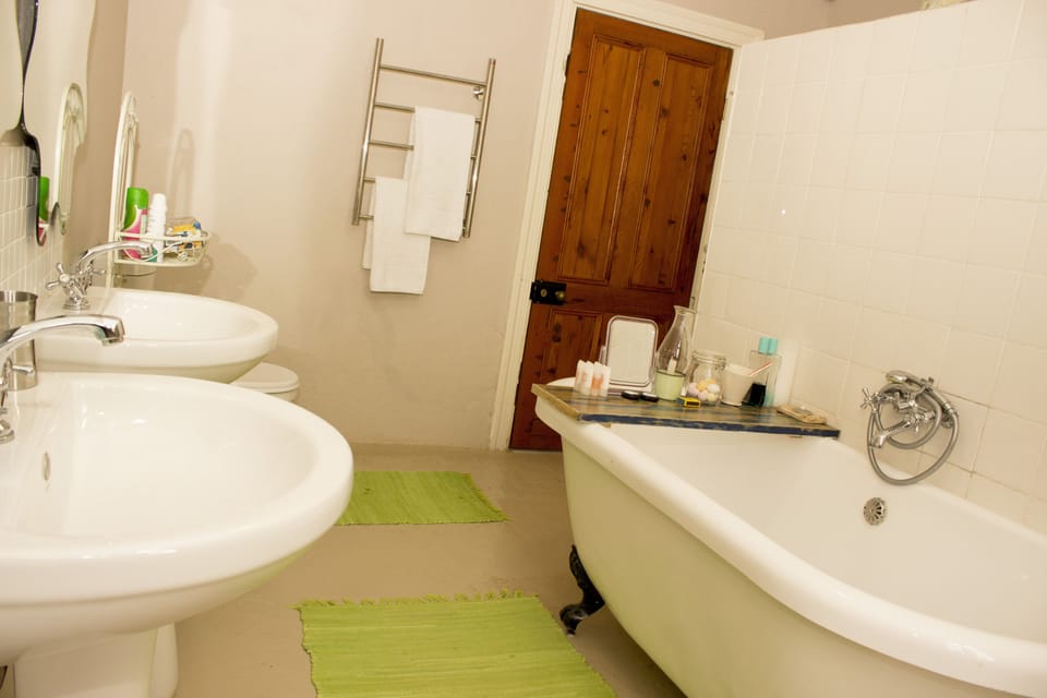 Double Room - Amore | Bathroom | Shower, free toiletries, hair dryer, bathrobes