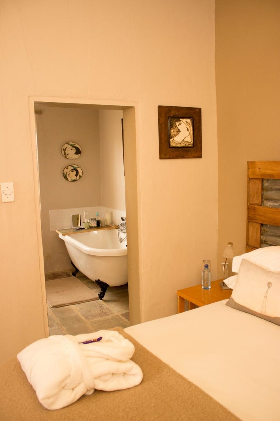 Premium bedding, in-room safe, iron/ironing board, bed sheets
