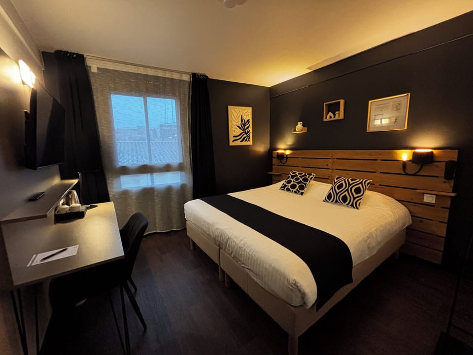 Superior Double Room | Minibar, desk, laptop workspace, soundproofing