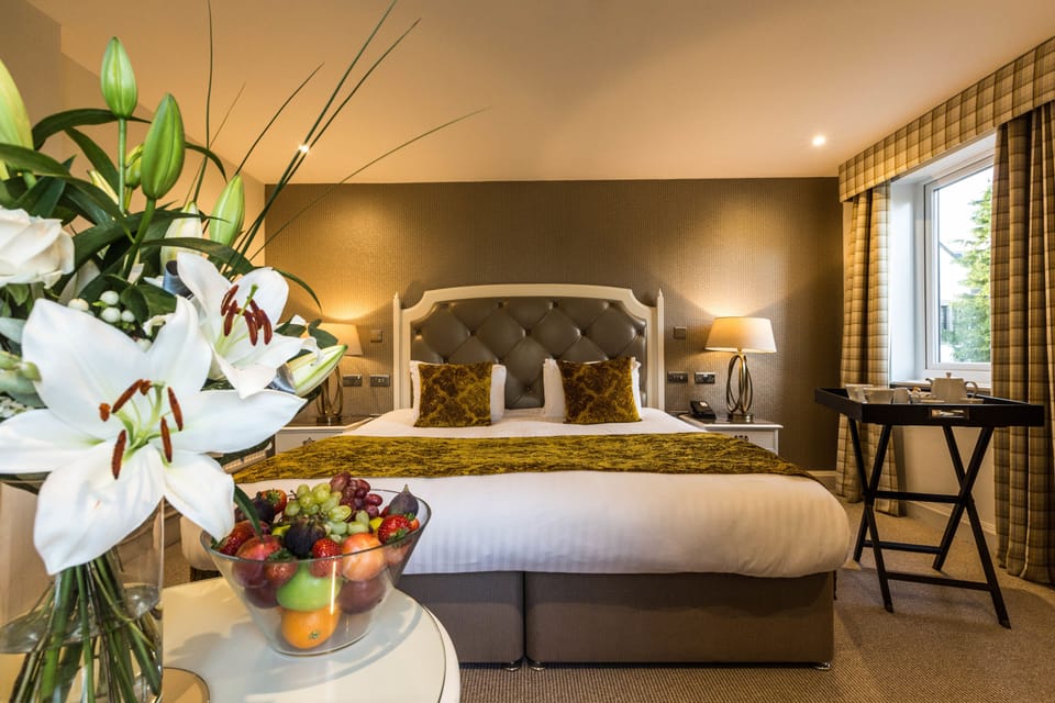 Desk, iron/ironing board, rollaway beds, free WiFi