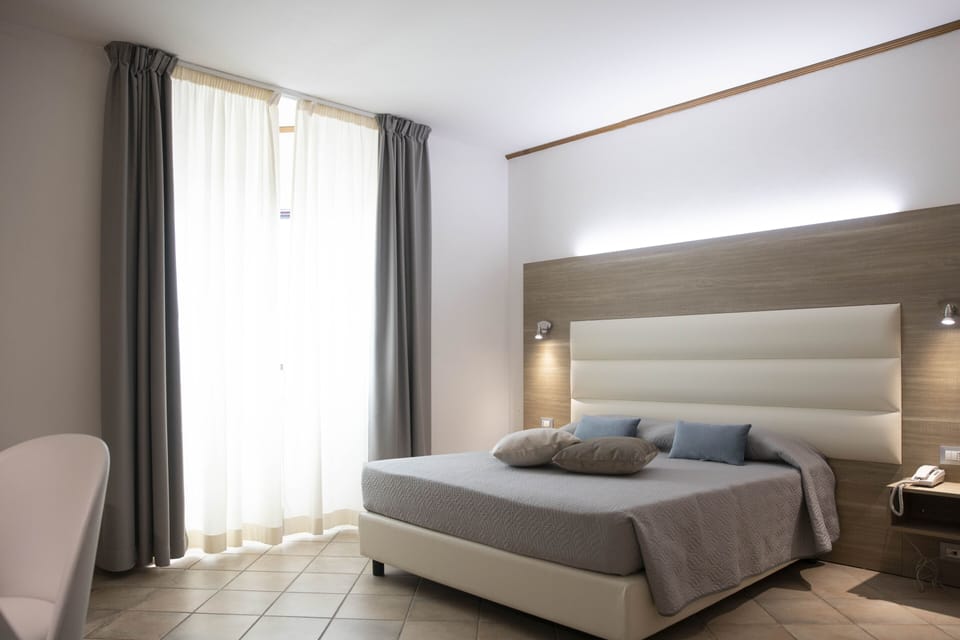 In-room safe, desk, laptop workspace, soundproofing