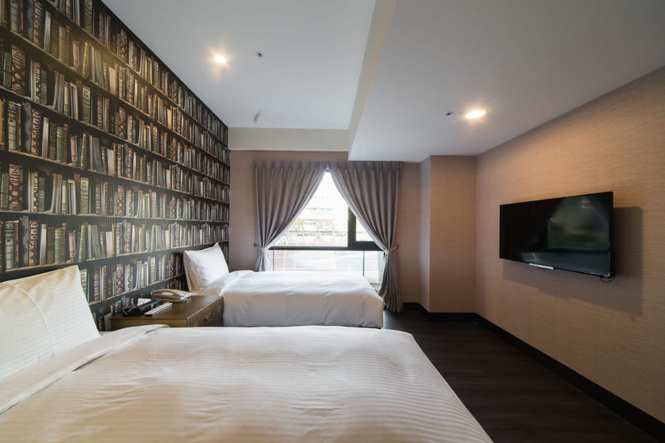 Business Twin Room, 2 Twin Beds | Down comforters, free WiFi, bed sheets