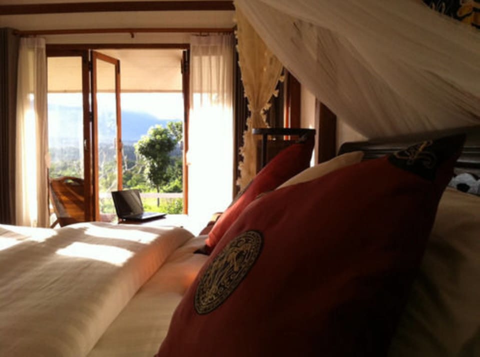 Deluxe House ( Sang Duan House) | Desk, free WiFi