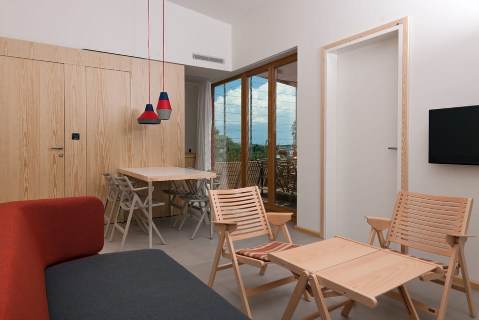 Premium Apartment, 1 Bedroom | Dining room