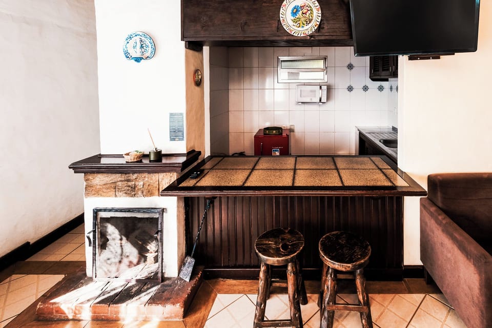 CHALE COM MEZANINO | Living area | Foosball, table tennis
