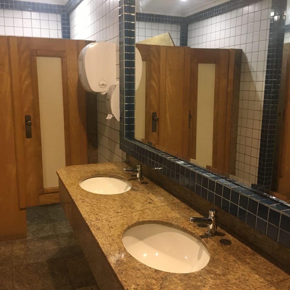 Shower, towels