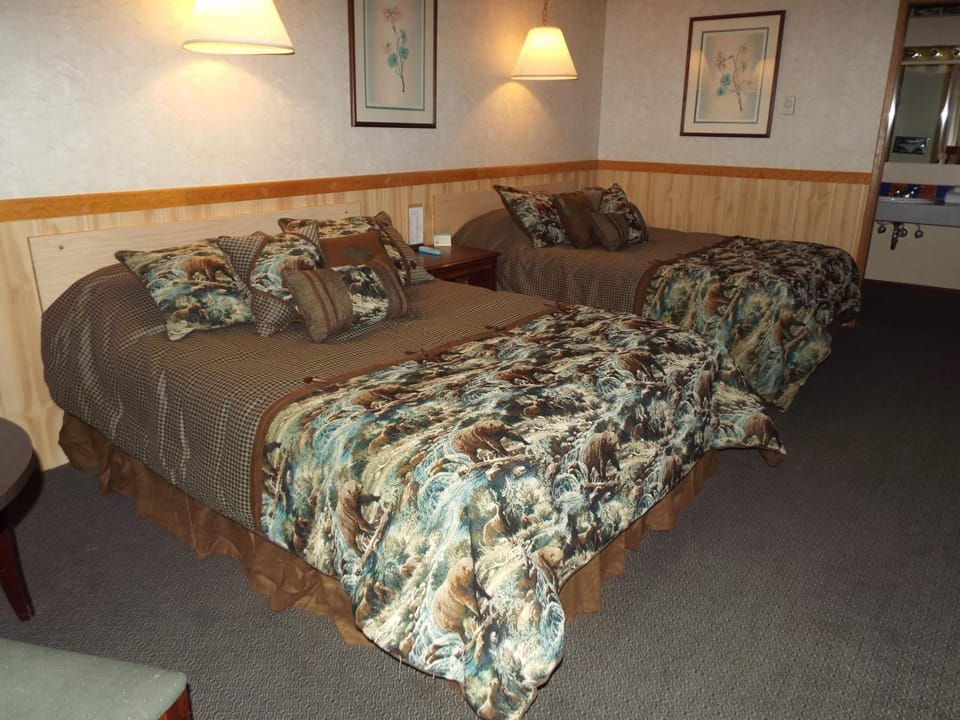 Desk, iron/ironing board, free WiFi, bed sheets
