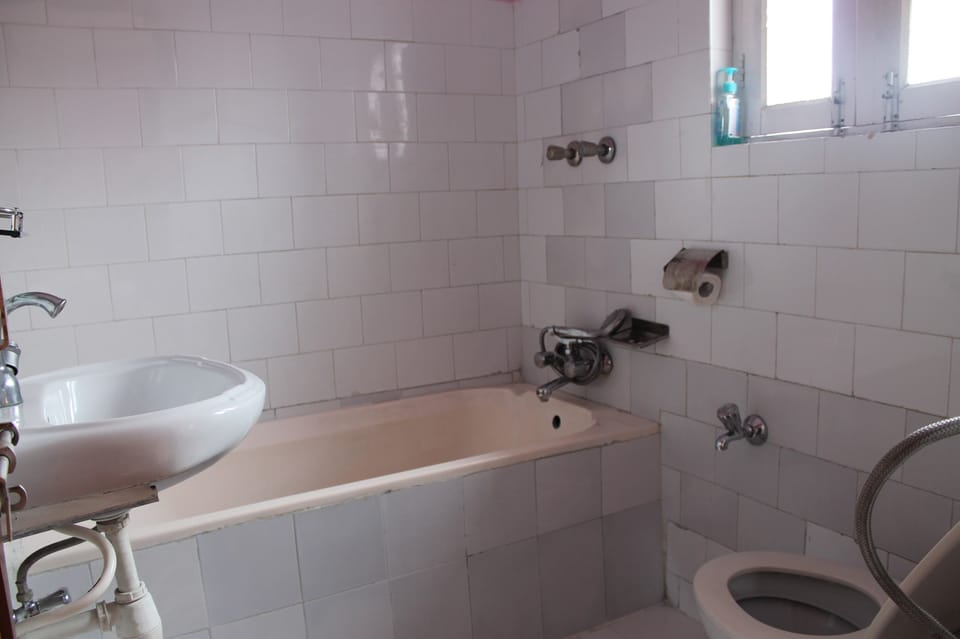 Standard Room, Smoking, Mountain View | Bathroom | Shower, free toiletries, hair dryer, slippers