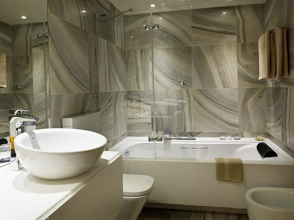 Shower, free toiletries, hair dryer, bathrobes