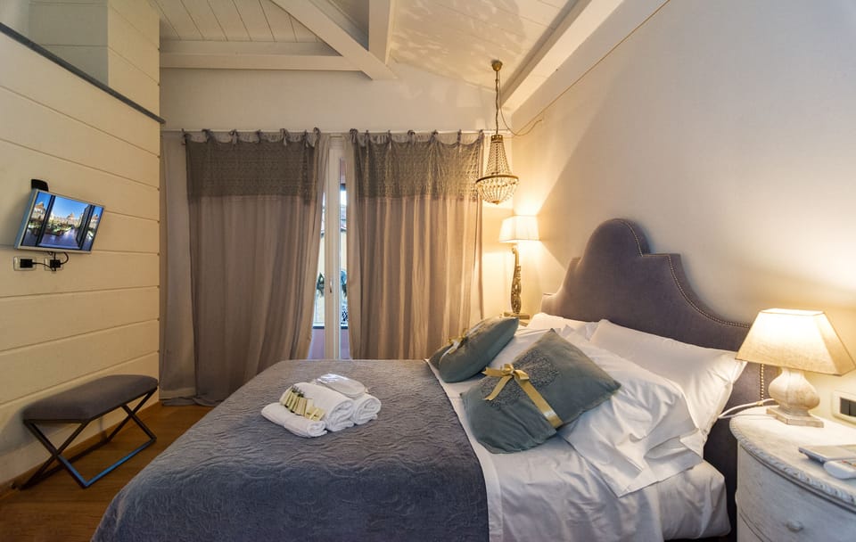 Comfort Triple Room | Premium bedding, individually decorated, individually furnished, desk