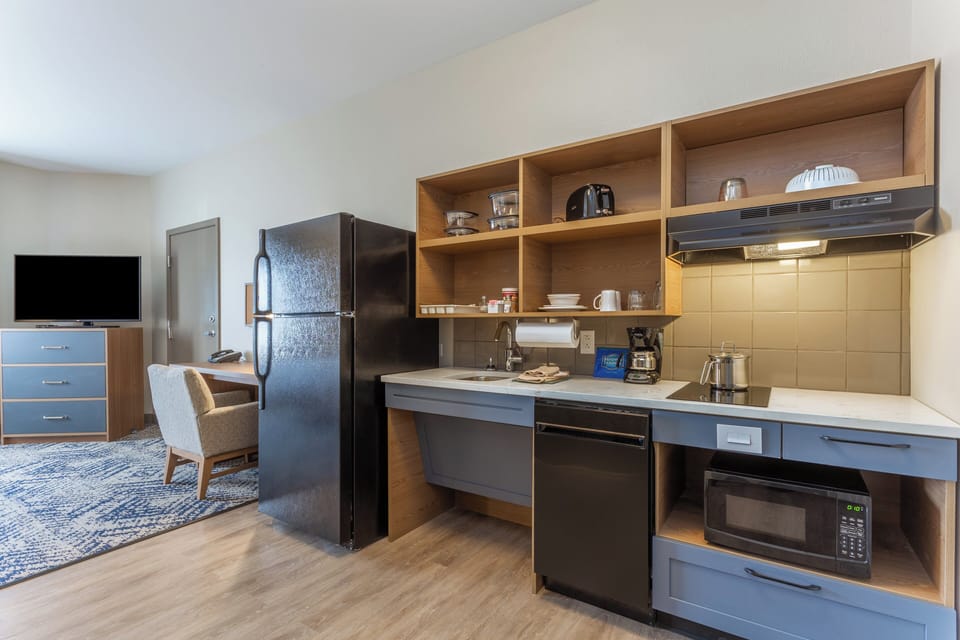 In-room safe, desk, iron/ironing board, WiFi (free)