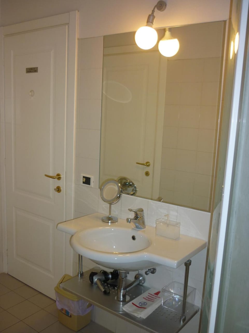 Shower, towels