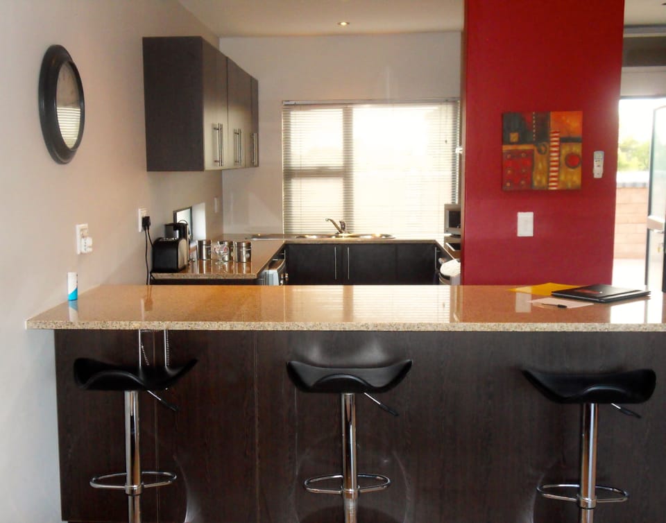 Fridge, microwave, coffee/tea maker, electric kettle