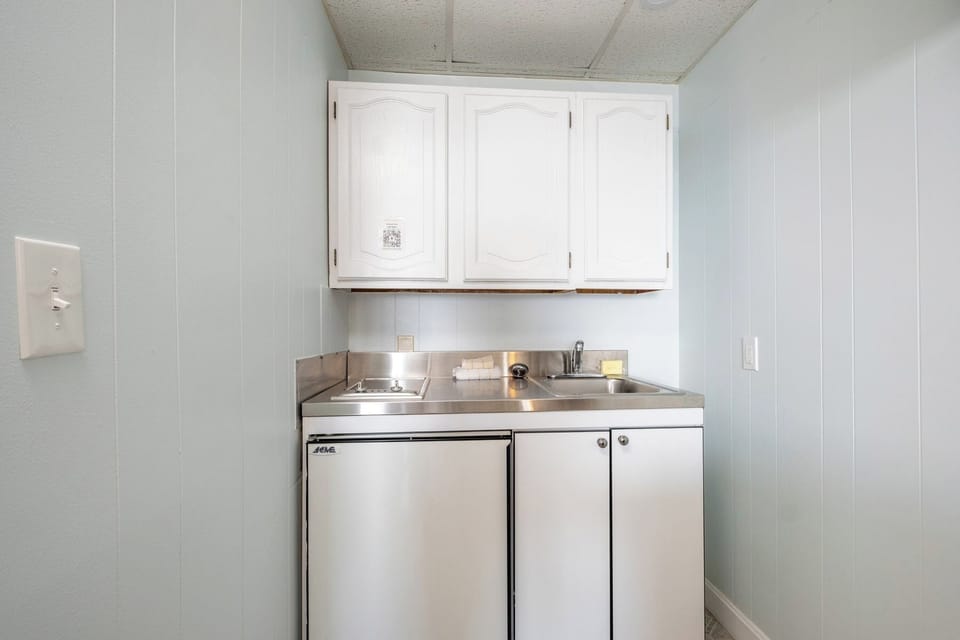 Premier Room, 2 Queen Beds, Non Smoking, Oceanfront | Private kitchenette | Fridge, microwave, stovetop, coffee/tea maker