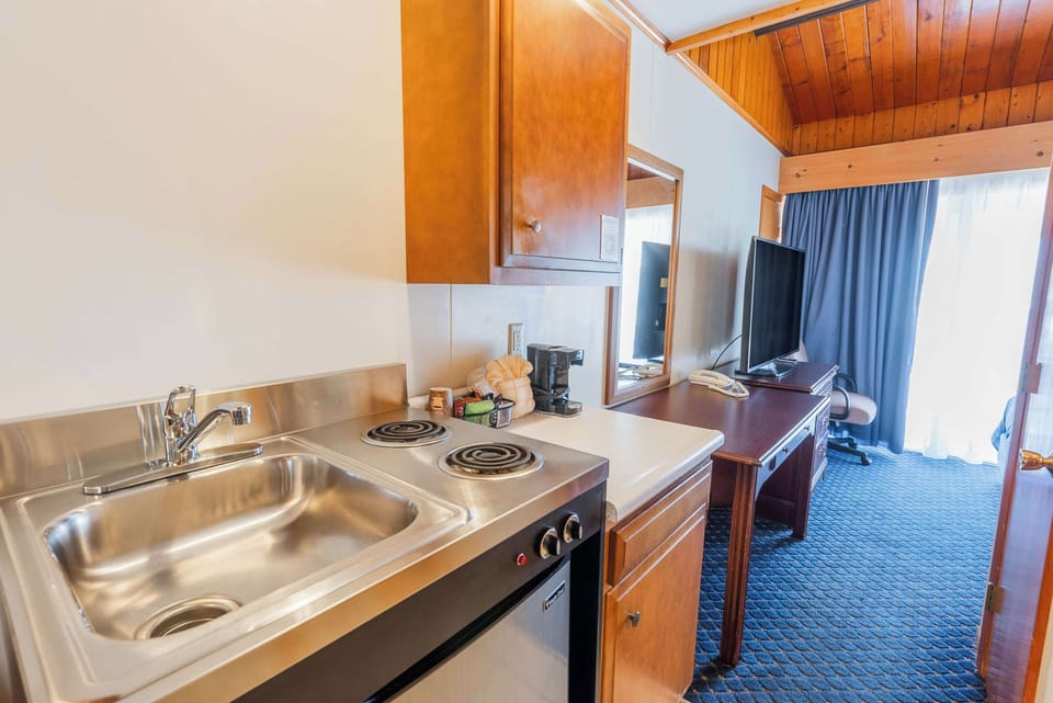 Building E No View | Private kitchenette | Coffee/tea maker
