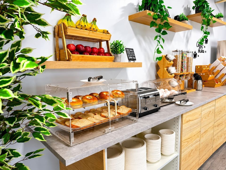 Free daily continental breakfast