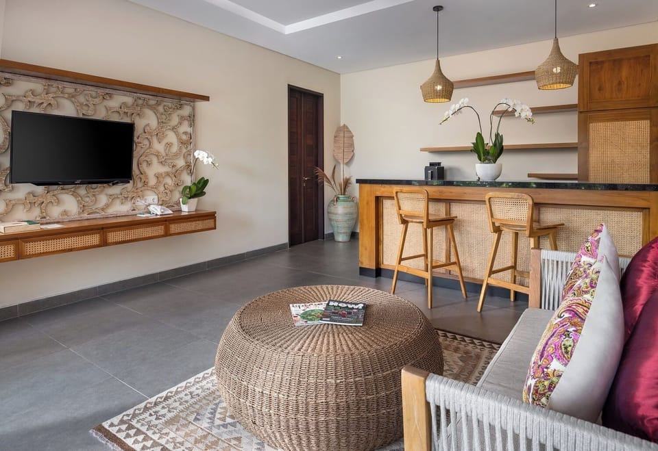 Family Villa, 2 Bedrooms, Valley View | Living room | 42-inch TV with cable channels, fireplace
