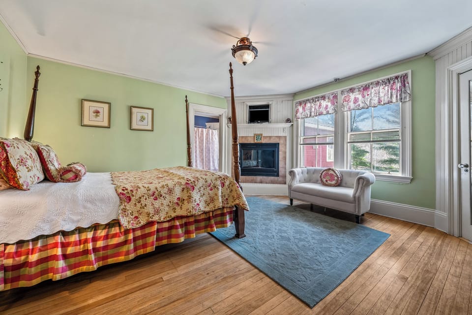Superior Double Room | Individually decorated, individually furnished, iron/ironing board