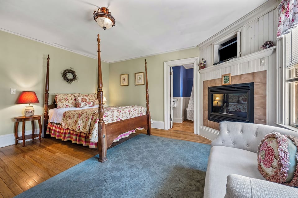 Superior Double Room | Individually decorated, individually furnished, iron/ironing board