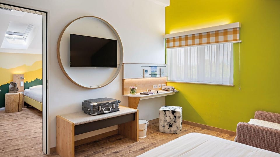 Family Room, Multiple Beds | Premium bedding, in-room safe, desk, laptop workspace