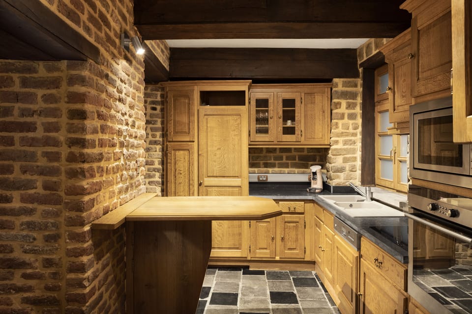Deluxe Apartment, Non Smoking, Kitchen | Private kitchen | Fridge, microwave, stovetop, coffee/tea maker