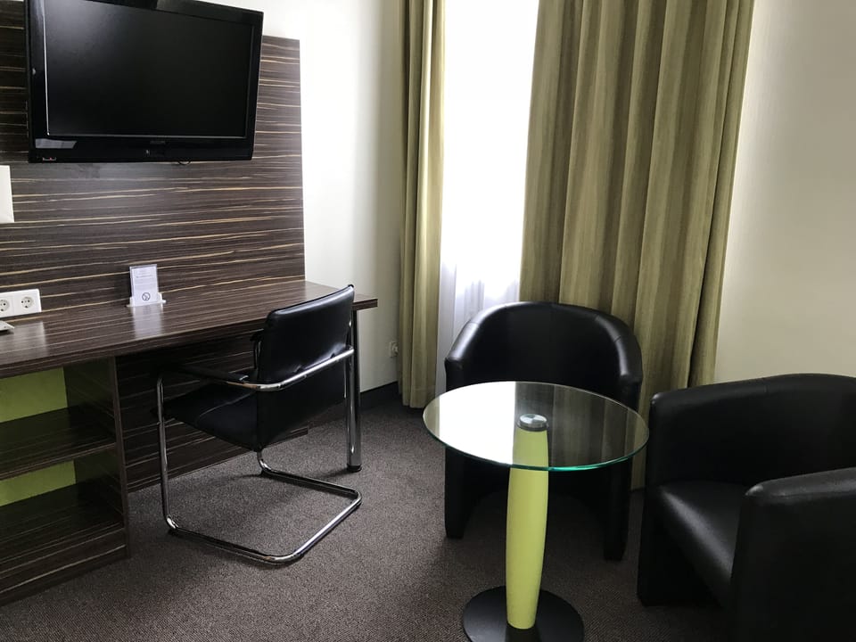Double or Twin Room | Desk, blackout drapes, soundproofing, free WiFi