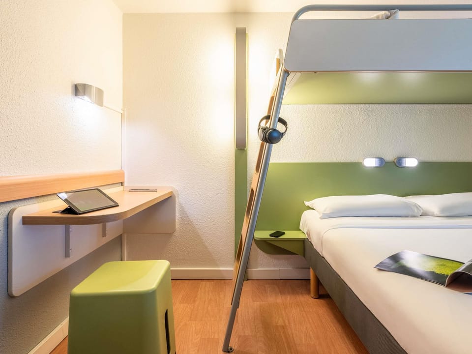 Triple Room, Multiple Beds | Desk, cribs/infant beds, free WiFi