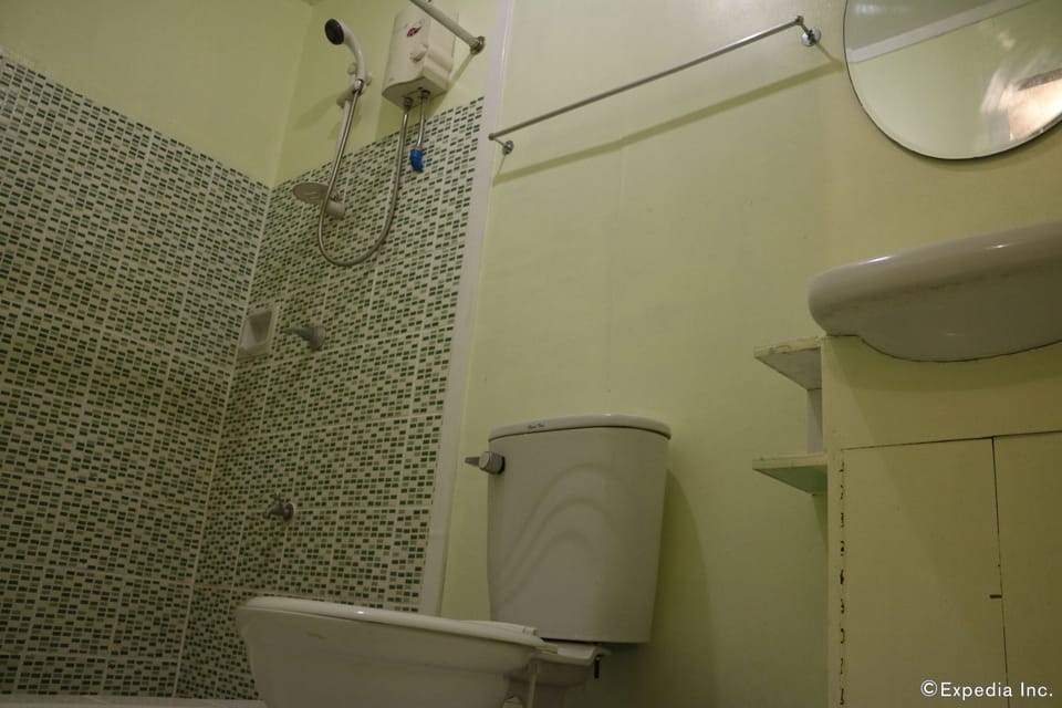 Double Room | Bathroom | Shower, towels