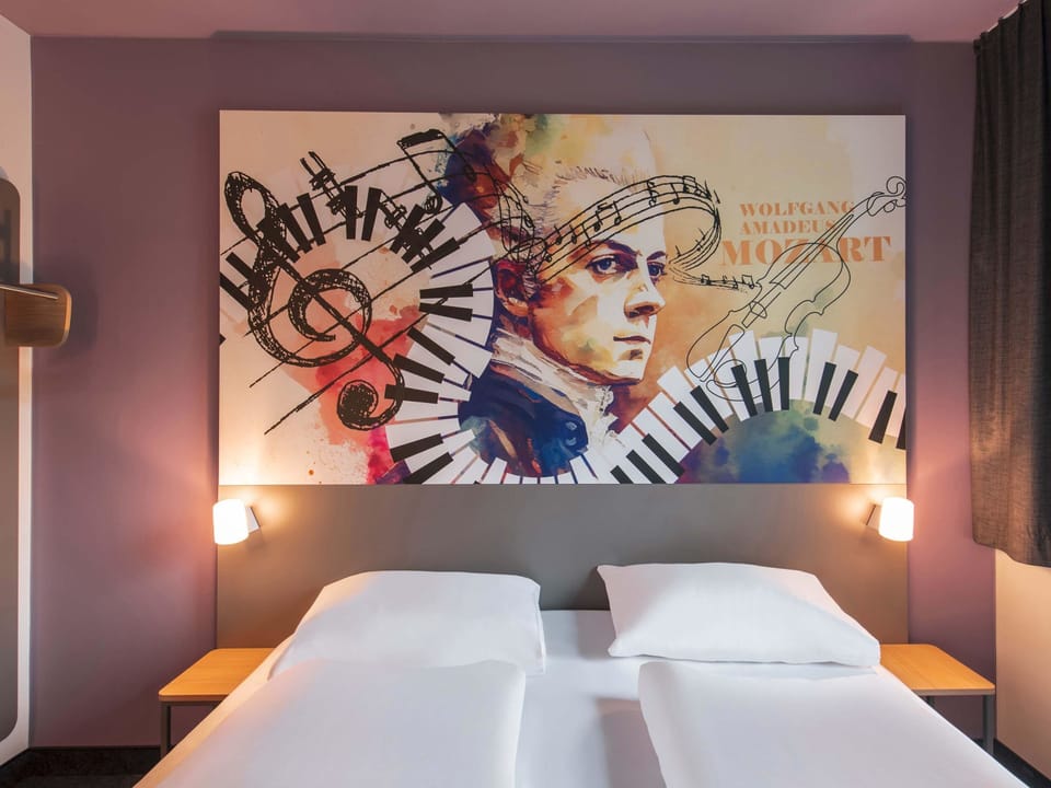 Double Room with French Bed - Non Smoking | Desk, blackout drapes, soundproofing, WiFi (free)