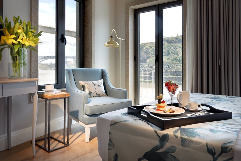 Junior Suite | Minibar, in-room safe, desk, soundproofing