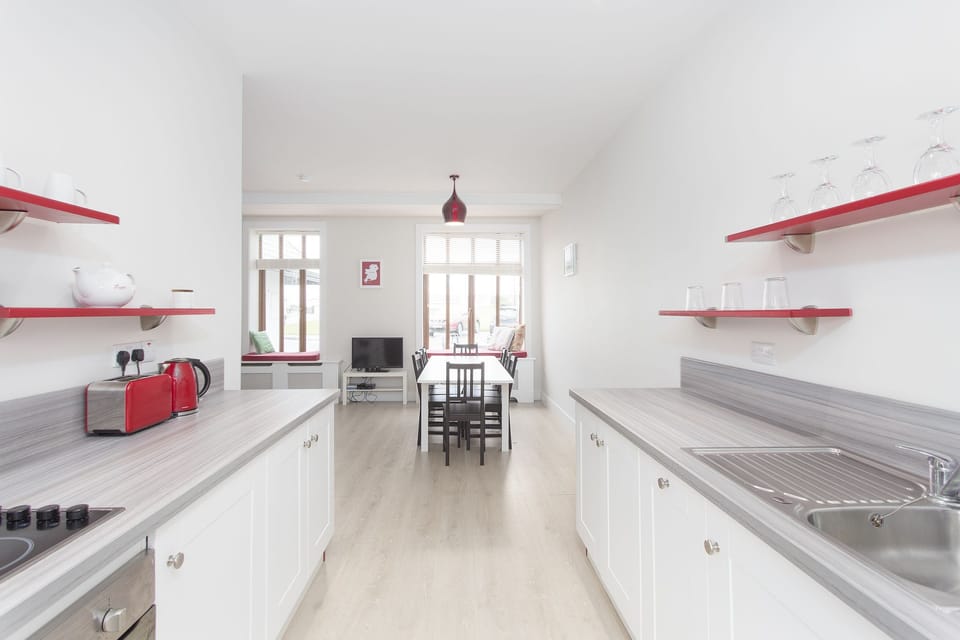 House, 3 Bedrooms, Beachfront (The Beach House) | Private kitchen | Fridge, microwave, oven, stovetop