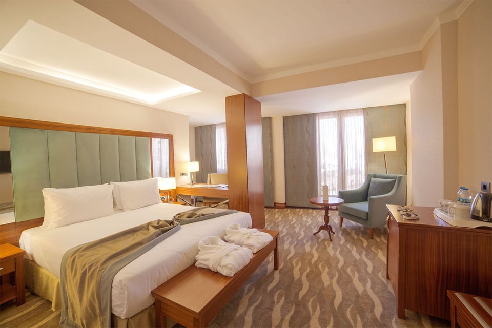 Egyptian cotton sheets, down comforters, minibar, in-room safe