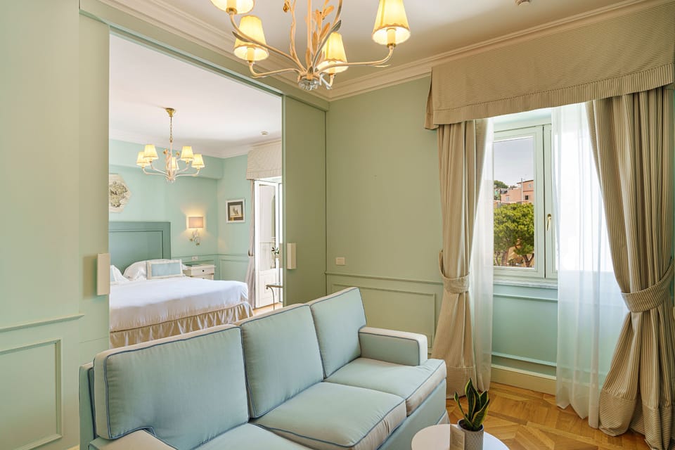 Suite, Balcony | Premium bedding, down comforters, minibar, in-room safe