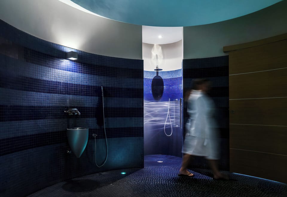Couples treatment rooms, hot springs, body treatments, mud baths