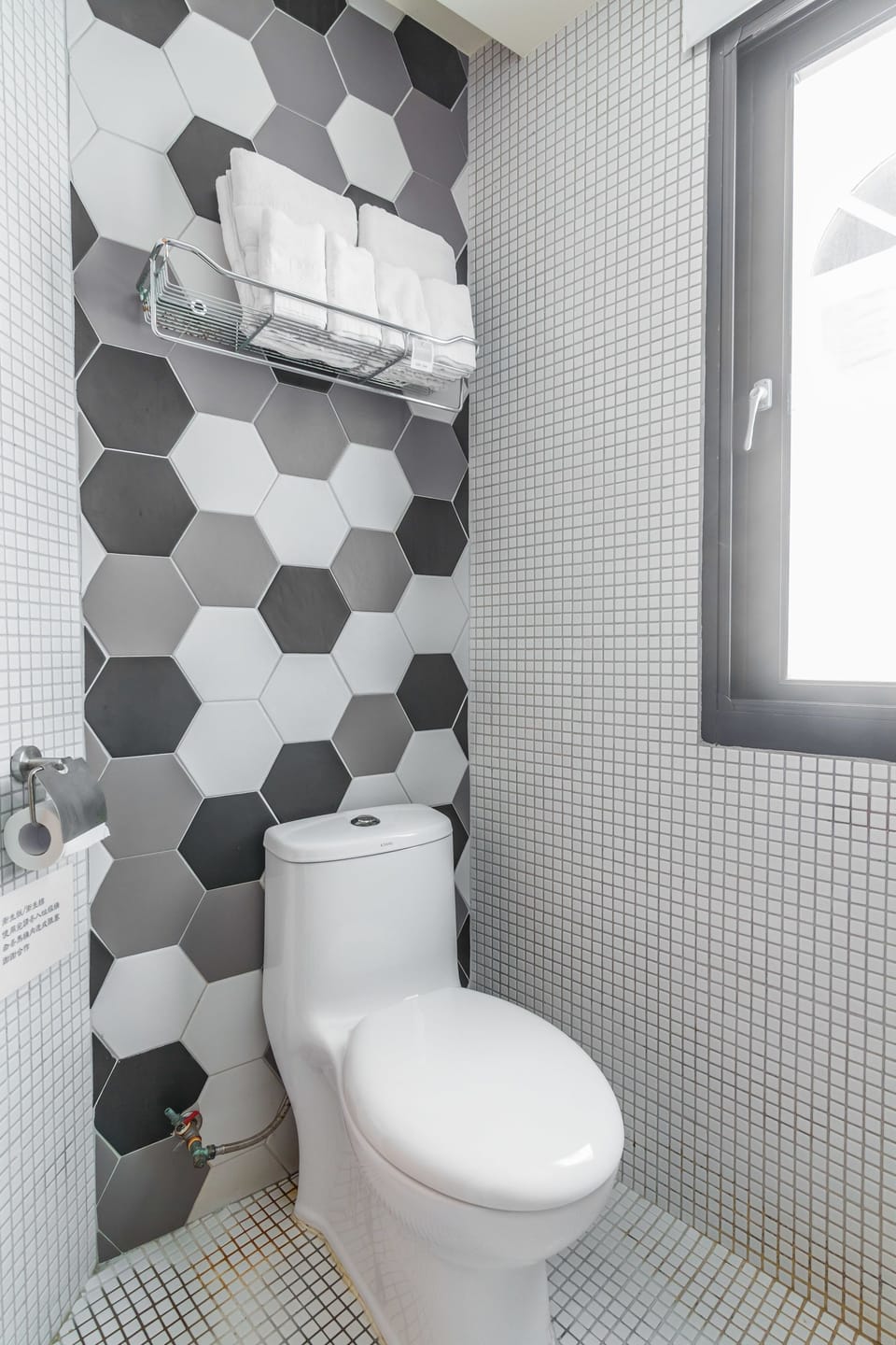 Quadruple Room, Bathtub | Desk, blackout drapes, soundproofing, free WiFi