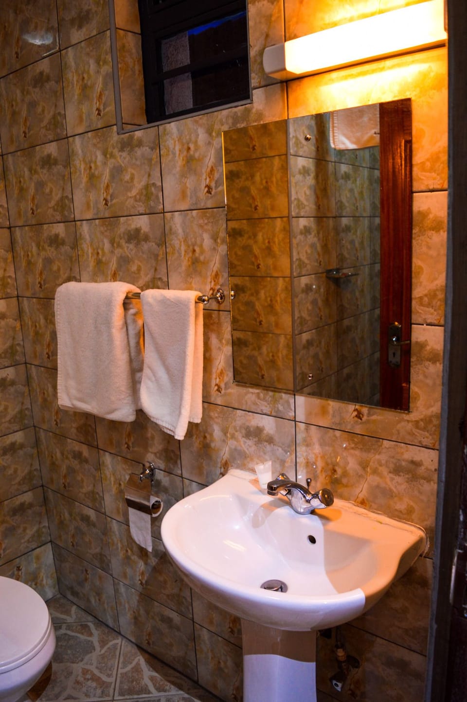 Deluxe Double Room Single Use, 1 Double Bed, Accessible | Bathroom sink