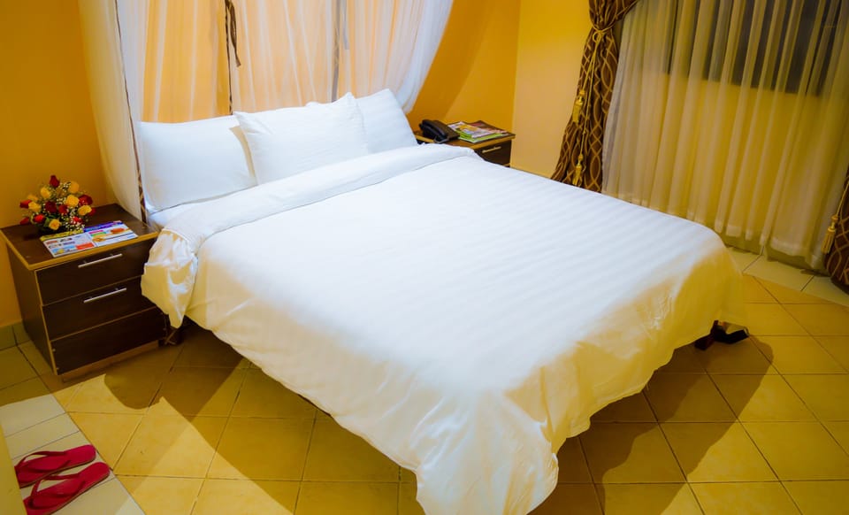 Deluxe Double Room Single Use, 1 Double Bed, Accessible | Premium bedding, desk, laptop workspace, free WiFi