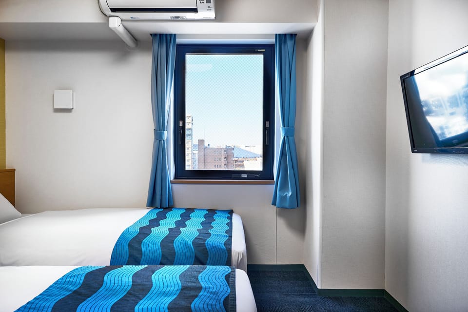 Standard Twin Room, Non Smoking | Premium bedding, desk, iron/ironing board, free WiFi