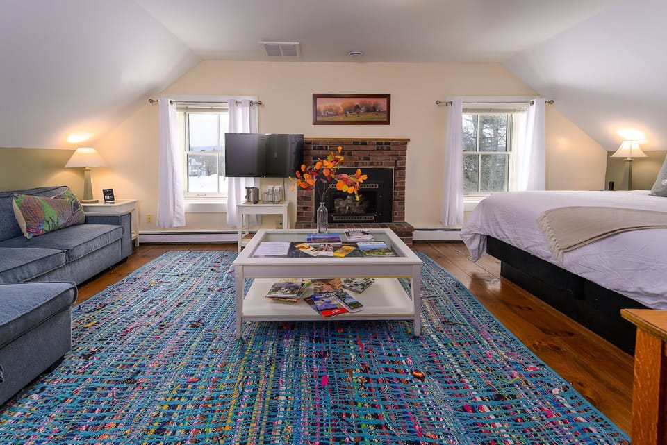 Junior Studio Suite, 1 King Bed with Sofa bed, Fireplace, Mountain View (Mt. Mansfield) | Premium bedding, pillowtop beds, individually decorated
