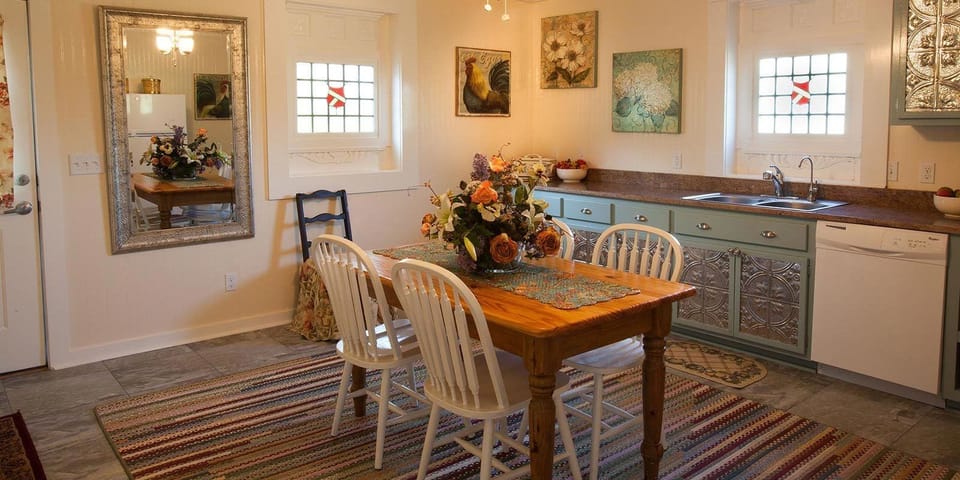 Purple Sage Cottage, 2 Bedrooms, Kitchen | Private kitchen | Fridge, microwave, coffee/tea maker, paper towels