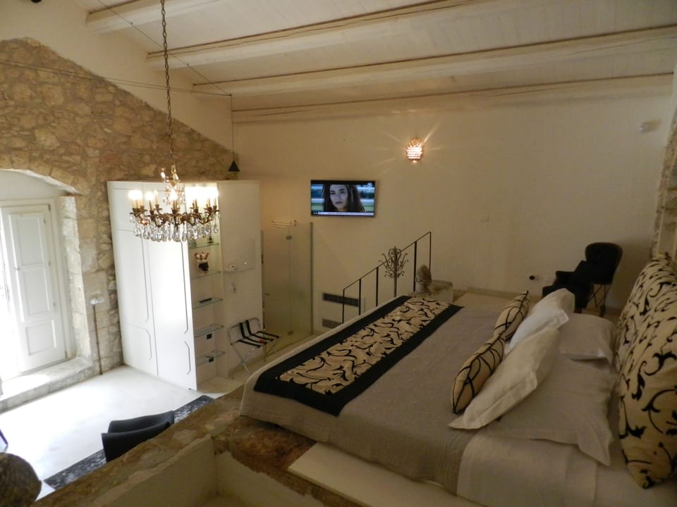 Suite, Sea View (Palmento) | Premium bedding, minibar, in-room safe, individually decorated