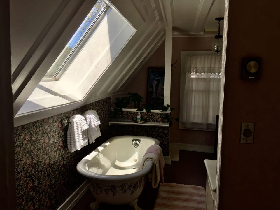 Premium Double Room, Ensuite (Shaw Suite) | Bathroom