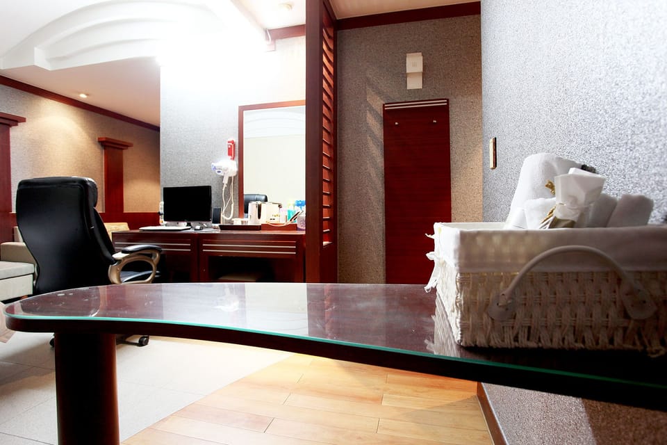 Standard Room (Weekdays Laundry) | Room amenity