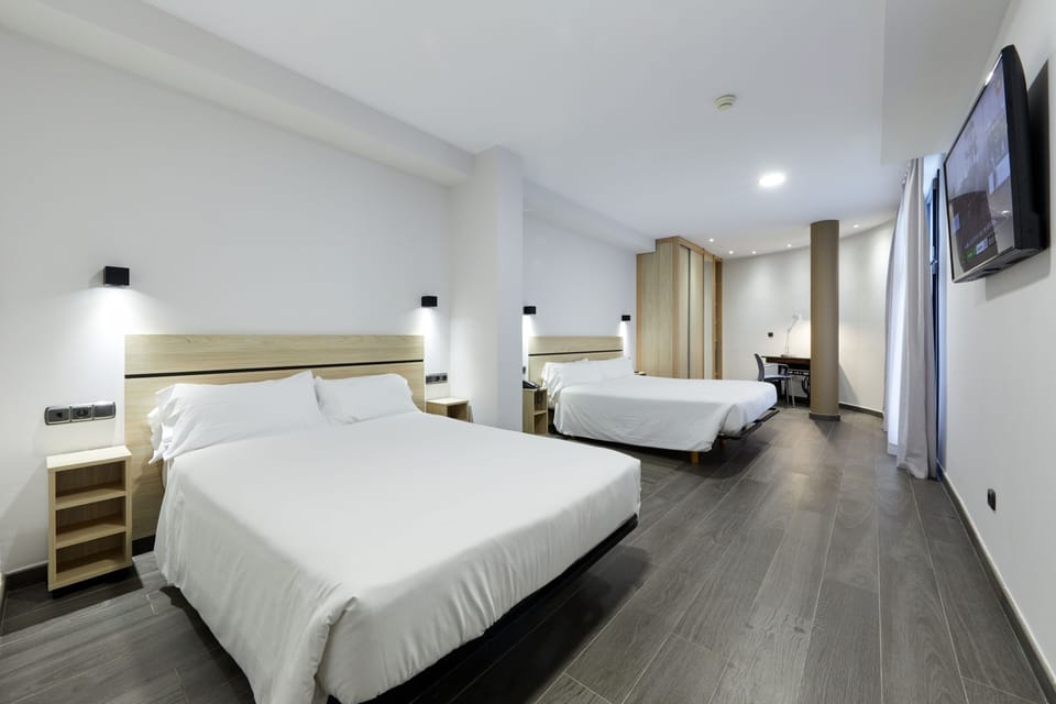 Superior Triple Room | In-room safe, individually furnished, desk, laptop workspace
