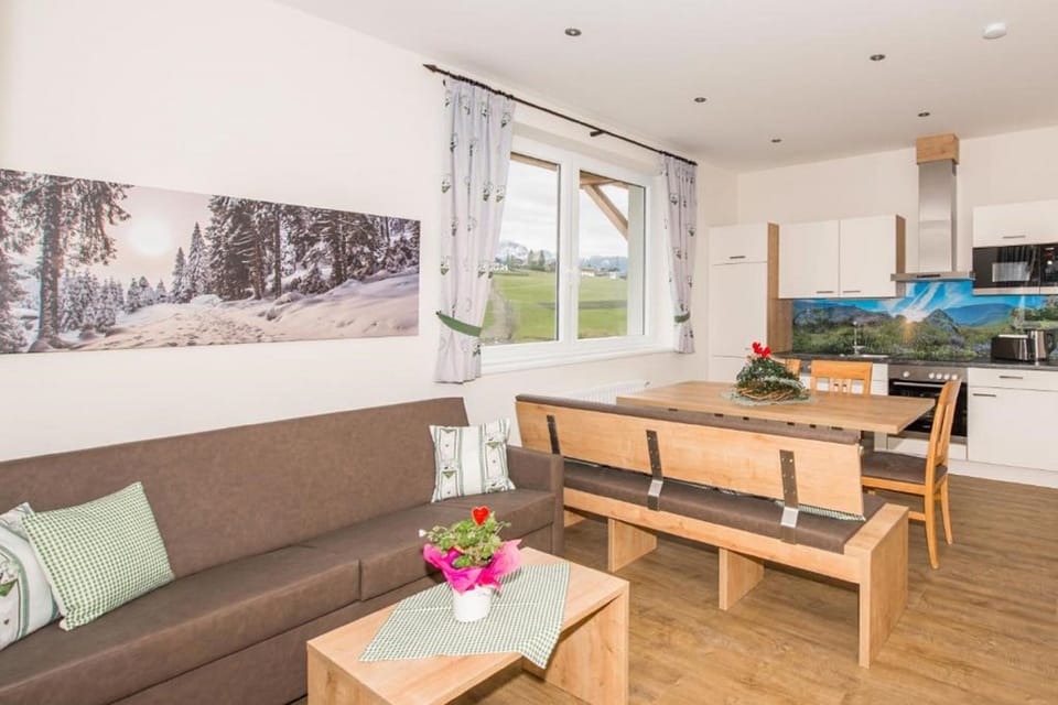 Superior-Apartment (Cleaning fee 95 EUR included) | Private kitchen | Coffee/tea maker, refrigerator (on request), microwave, oven