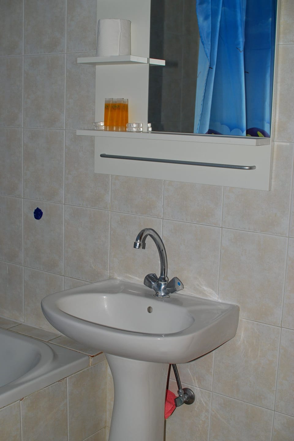 Family Studio | Bathroom | Bathtub, free toiletries, hair dryer, towels
