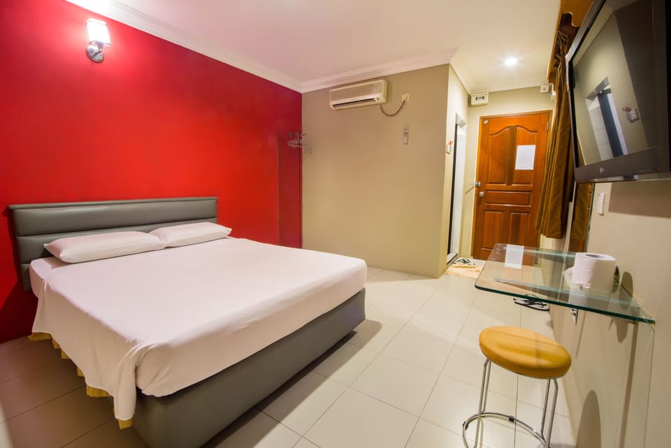Deluxe Room | Desk, WiFi (free)