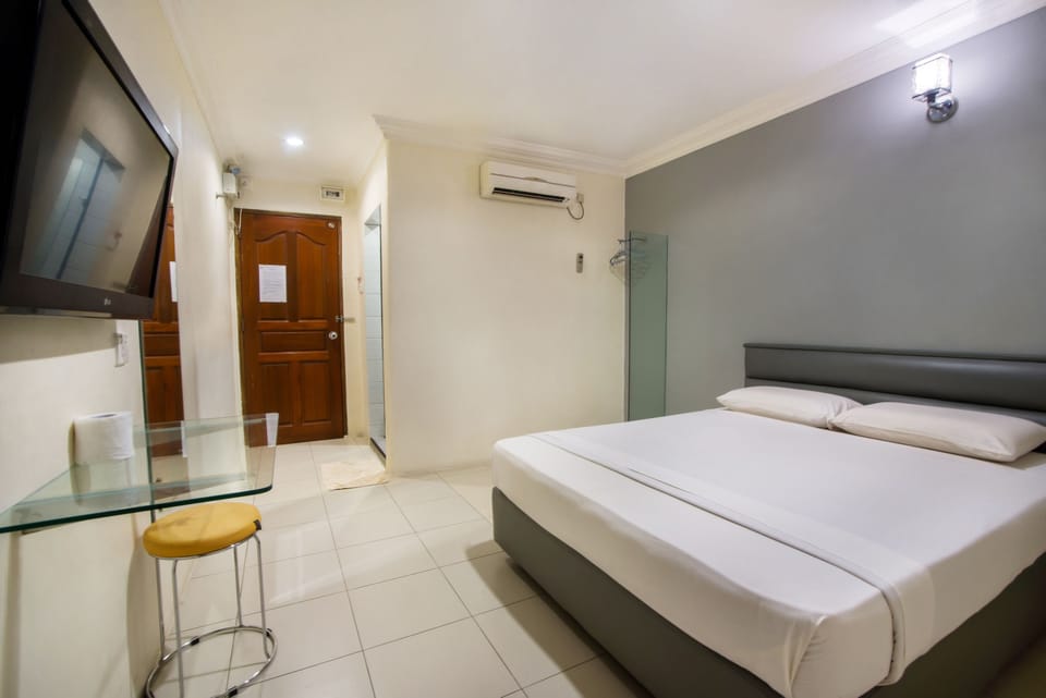 Deluxe Room | Desk, WiFi (free)
