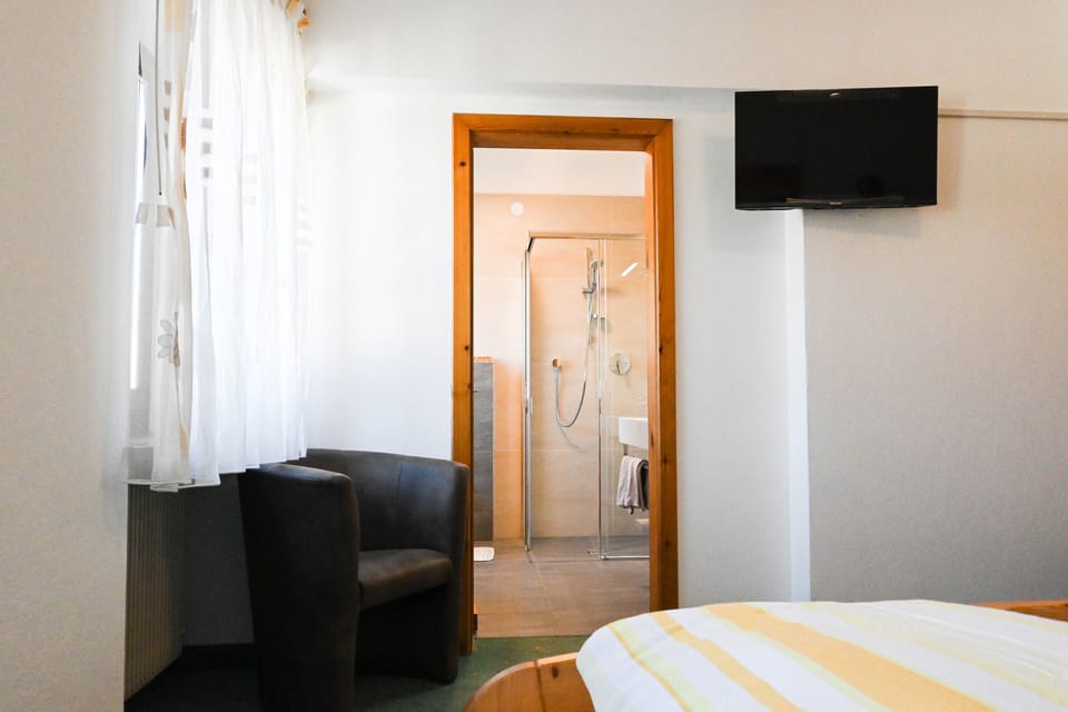 Classic Double Room | Premium bedding, in-room safe, desk, laptop workspace