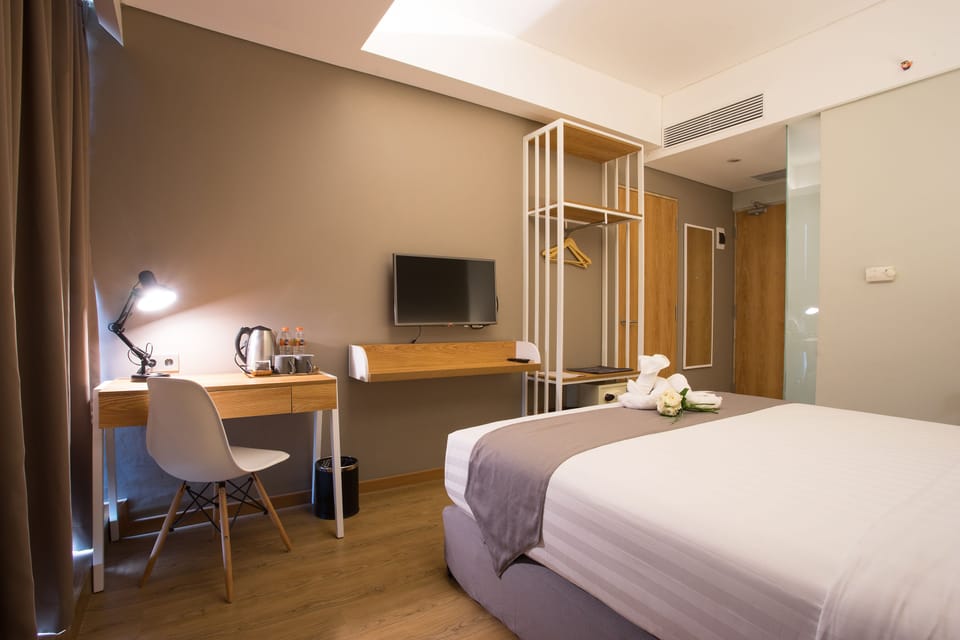 Deluxe Double Room | Desk, soundproofing, rollaway beds, free WiFi